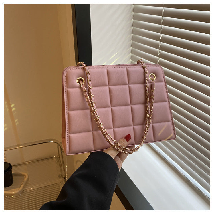 Checkered embossed chain bag - 2023 new trendy fashion casua