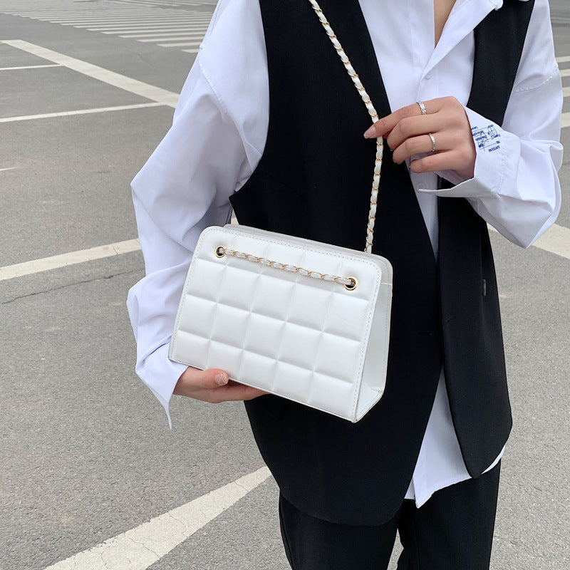 Checkered embossed chain bag - 2023 new trendy fashion casua